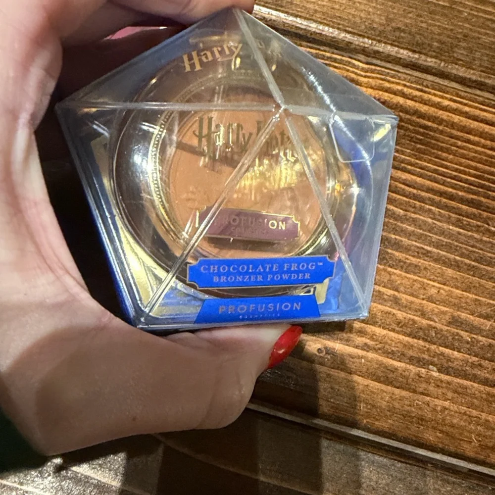 Harry Potter Profusion Cosmetics Chocolate Frog Bronzer powder Christmas gift